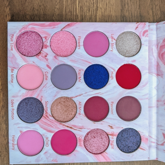 Brand New Makeup Palette - Picture 3 of 3